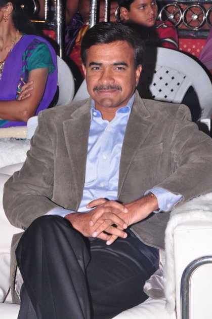 Dil-Deewana-Audio-Launch-by-Kapil-Dev